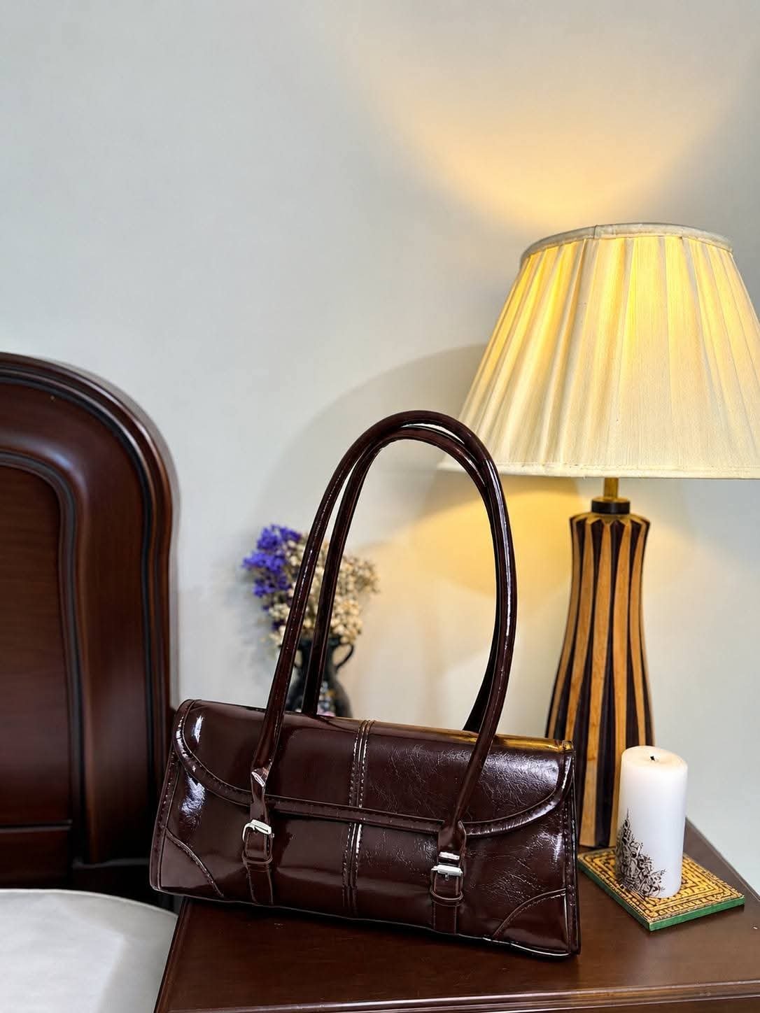 The Premium Oil-Waxed Retro Handbag for Women in BD - Image 2